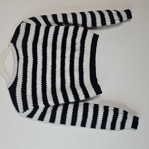 Chic Striped Black and White Cardigan - Picture 7 of 12